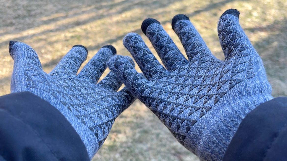 “In the Palm of Fashion: Exploring the World of Trendy Gloves”
