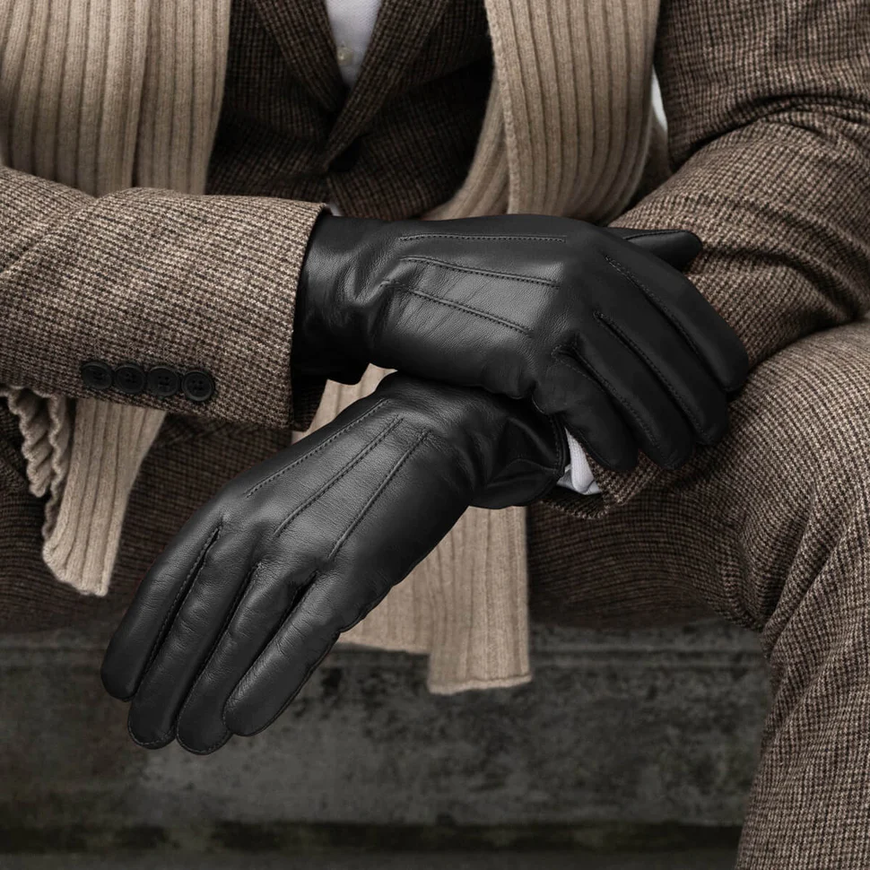 “Hands in Style: Must-Have Glove Trends for the Fashion-Forward”