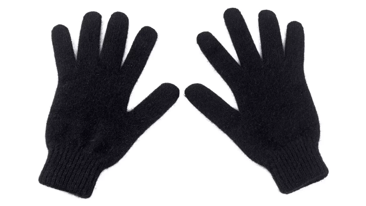 “Gloves Chronicles: A Historical Journey through Handwear Evolution”